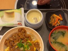 温泉蛋牛丼-食其家·牛丼咖喱(宜山路贝岭店)