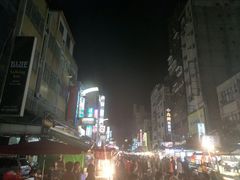 -六合夜市