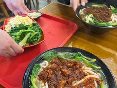 -丽虹云南过桥米线(兴工街店)