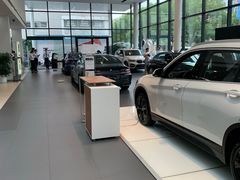 -上海宝信宝马4S店