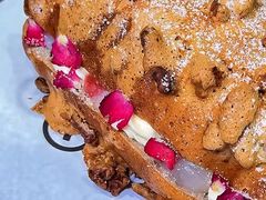 -HOT CRUSH趁热集合·现烤面包(上海环球港店)