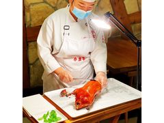 酥不腻烤鸭-小放牛炒菜馆(军校店)