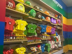 -m豆巧克力世界(上海世茂广场店)