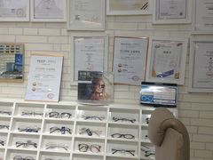 -诺柯视眼镜-蔡司依视路官方工厂店(淞南一店)