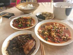 -茅屋大酒店