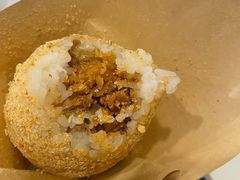 嘎嘎糯米团-正南齐北·老街糯米团(洪崖洞店)