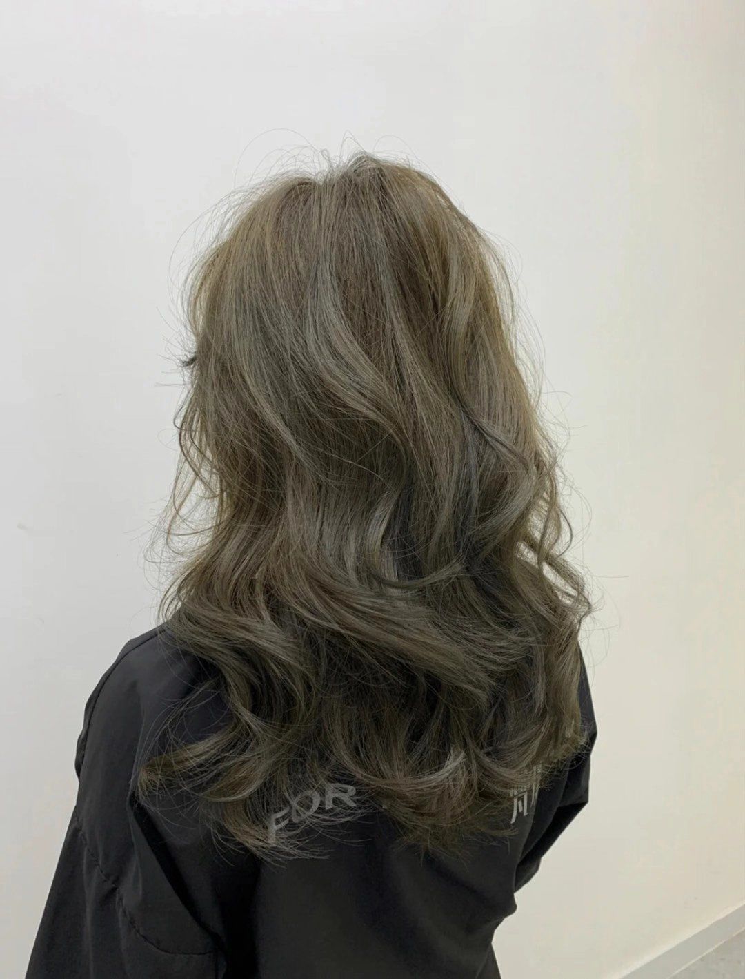 今年夏天一定要尝试的青木亚麻色