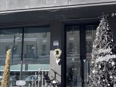 -W COLLECTIVE  DESSERT SHOP