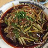 环境不错，点菜是在厨房窗口，有菜品展示，喜欢那个就那