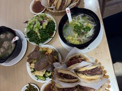 -闫家驴肉老店(华电一校店)