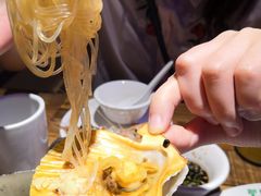 铁板烧扇贝-蒙肥羊·酸汤潮牛·鲜牛肉火锅烤肉自助(岗顶店)