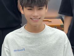 -鸿通城购物中心