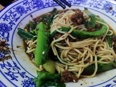 -渝之汇牛肉豌杂面