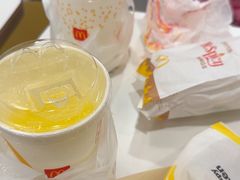 -麦当劳(上海虹桥站30B检票口楼上)