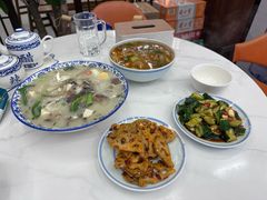 -邱芳粉店(迎宾大道旗舰店)