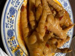 鸡爪-爆炸头阿姨小四川正宗川味小吃(无任何分店)