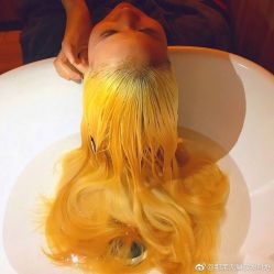 -变画·发型STUDIO