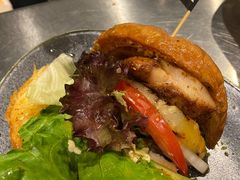 青咖喱菠萝烤鸡腿堡-shark burger·鲨鱼汉堡(交子大道店)