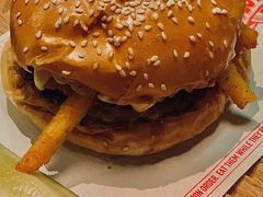 薯条汉堡-悠航SLOWBOAT(三里屯店)