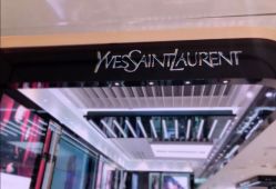 -YVESSAINTLAURENT