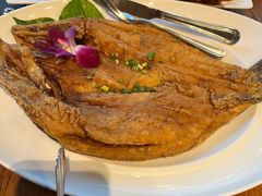 -Chom Cafe and Restaurant