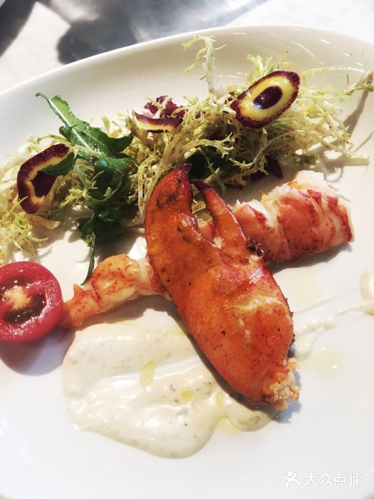 香煎波士顿龙虾配特色色拉