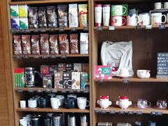 零售区-星巴克臻选(东莞长安万科广场店)