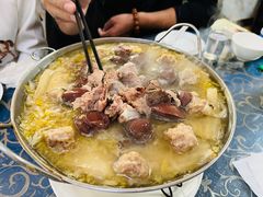 杀猪菜-一口猪海鲜浑锅·东北家常菜