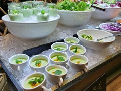 -松山湖凯悦酒店·Café自助餐厅·周末火舞秀表演