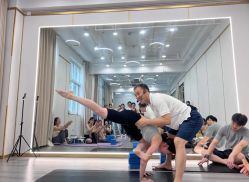 -亚太瑜伽普拉提学院