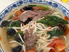 -撒拉人家.酸菜牦牛肉火锅