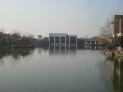 隔湖眺望餐饮中心-上海怡沁园度假酒店