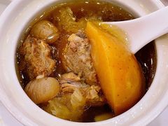 苹果雪耳炖龙骨汤-勒南公舍(龙江店)