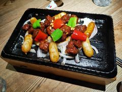 铁板松子牛肉粒-蜜桃餐厅·江浙融合菜(荟聚购物中心店)