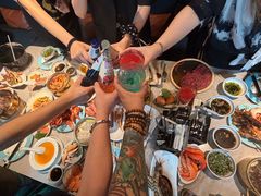 -雍容荟帝王蟹活龙虾展台自助(IFS黑金店)