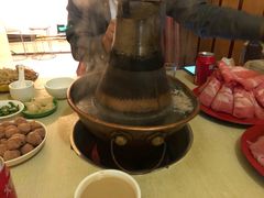 -洞庭洲·防空洞火锅·烧烤·铜锅涮肉(新百广场店)