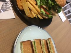 -HELLO 27 意面·沙拉·帕尼尼