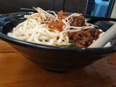 -丽虹云南过桥米线(兴工街店)