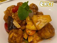 椰果菠萝咕噜肉-闻见中国海南菜(K11店)