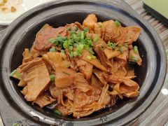 -自游人·美食一楼