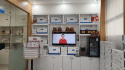 -靓芙泉专研痘痘肌