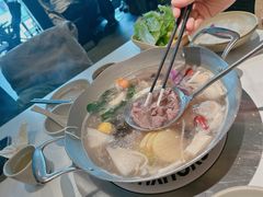 -左庭右院鲜牛肉火锅(金山万达店)