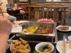 -百年川椒重庆老火锅(光谷店)