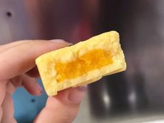 蛋黄绿豆糕-鲍师傅糕点(江苏路店)