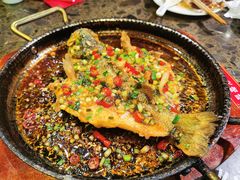 焦糖香辣鲈鱼-小粤楼·怀旧粤菜(万辉国际广场店)