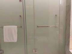 -上海滴水湖皇冠假日酒店