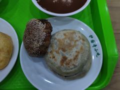 -护国寺小吃店(红莲南路店)