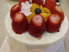 草莓冰激凌蛋糕-好利来(盘锦万达店)