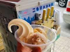 鲜奶冰淇凌-古老冰山特色冰淇淋店(艾提尕尔店)