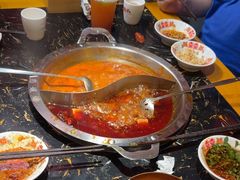 -憨孃孃·重庆老火锅(红山黑金店)